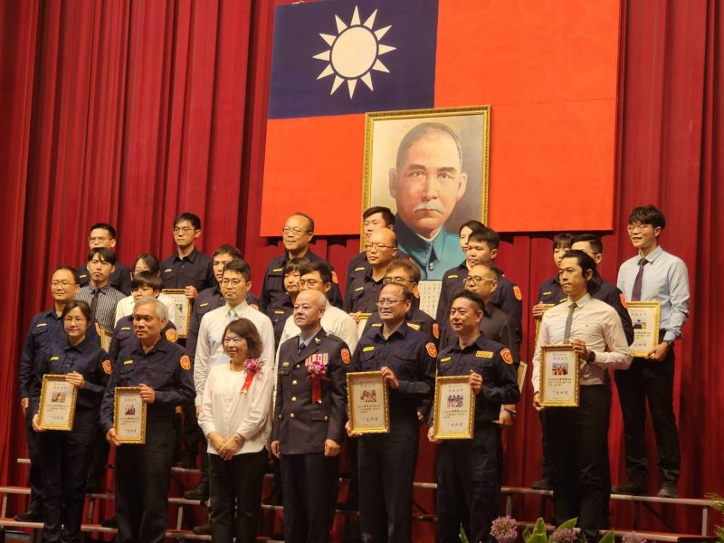 嘉義市警局113年警察節慶祝大會 永續薪傳 黃敏惠市長：青世代磁吸治安力+1