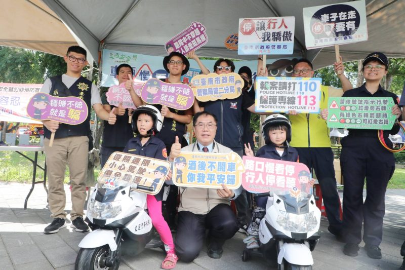 警消聯手宣導安全觀念  市長化身交通安全宣導大使