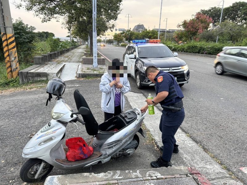 暖心準警察協助民眾添補油料！獲民眾衷心感激