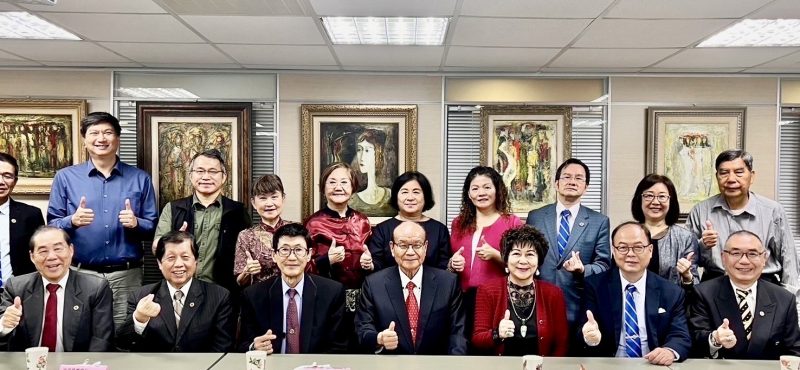 吳毓苹帶領會友拜訪中華學術文教基金會及華僑協會總會