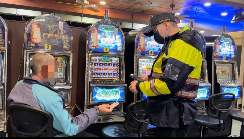 永康警全面掃蕩路(臨)檢成果豐碩  春節安全維護工作展蛇威