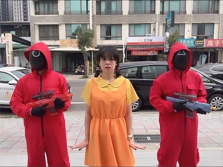 1.2.3木頭人 倒楣搶匪遇英熙 乖乖就逮  原來是永康警防搶演練