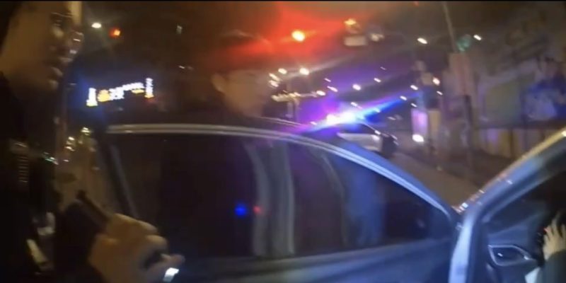 酒駕男路中等紅燈等到睡著 土城警綠燈抓現行！