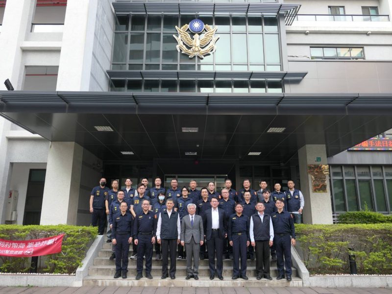 警政署署長張榮興回娘家 親臨永康分局頒發獎勵金 慰勉破案有功人員