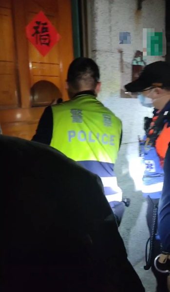 高齡獨居婦跌倒急按鈴   永康警消破門即刻搶救