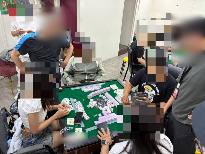 這間無人店有詭！警掀學區黑暗角落 怒斷水電