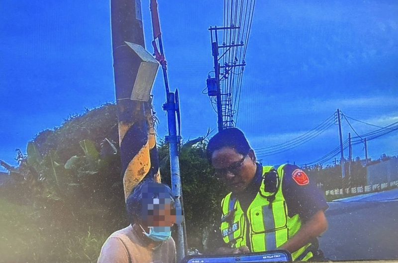 失智婦迷途身分不明  手掛永康分局愛心手鍊  秒辨識