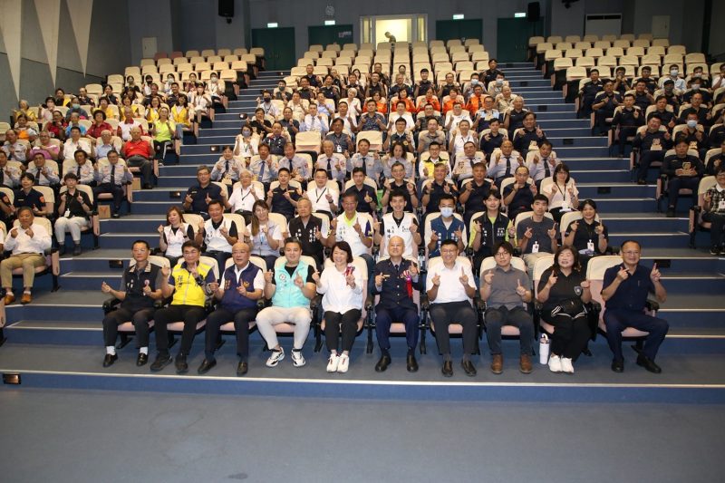 嘉市歡慶警察節 黃敏惠市長揭幕互動式情境模擬訓練靶場