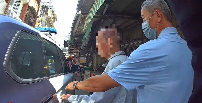 8旬老翁中暑暈眩跌坐市場  永康熱心里長啟動警民服務