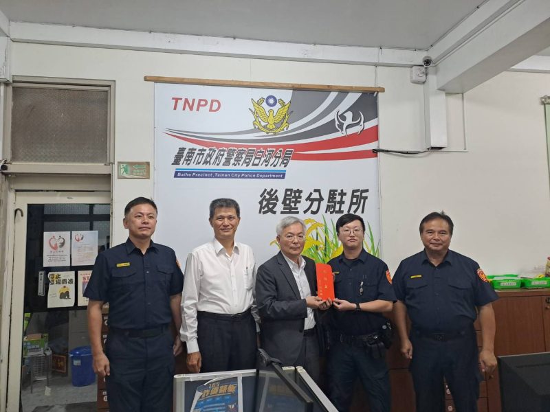 警政署長張榮興南下慰勞警察辛勞 肯定英勇救災表現