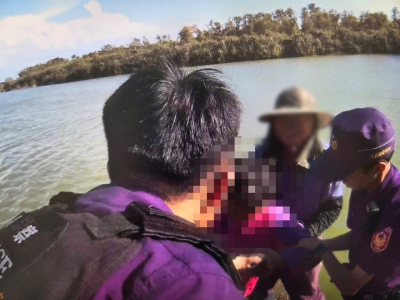 朴警與釣客及時制止女子輕生 耐心安撫挽回寶貴生命