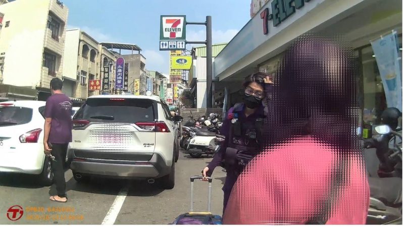 搭錯車差點飛不了 暖警出手救援老婦趕上班機