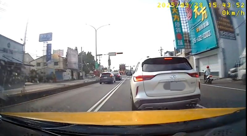 白色自小客車任意變換車道擋車輛前面後 又任意驟然減速、煞車 虎尾分局第五組組長說明