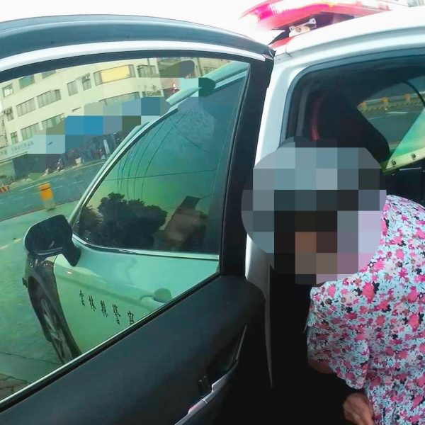 斗六公正警雪中送炭　迷途老婦順利返家