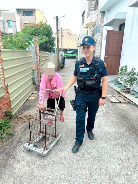 迷途路上有溫情  斗六警助老婦平安返家
