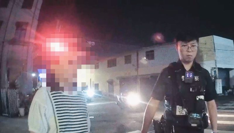 婦人夜盲症摸黑返家　斗南警即時協助平安返家