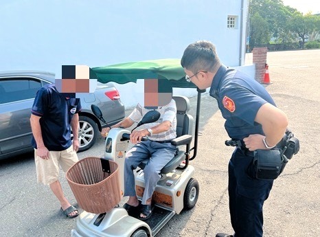 關心失智長者  新光警主動伸援助返家