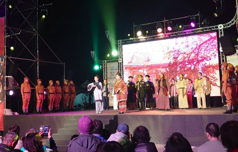 紀念乙未戰爭130周年，吳湯興本身是銅鑼人，能將這齣戲搬回吳湯興的家鄉，別具象徵意義!