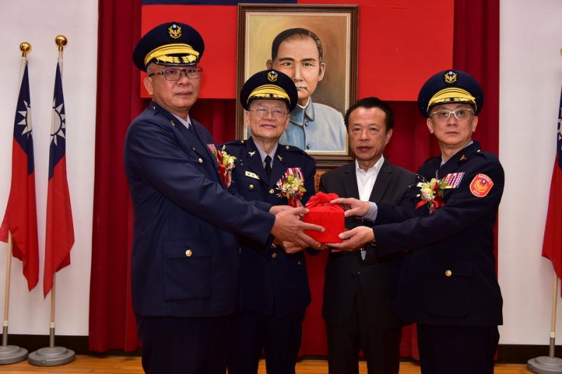 嘉義縣長翁章梁主持交接典禮 古瑞麟接任警察局長