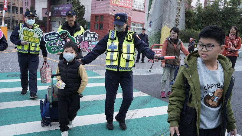 守護開學路！嘉縣警執行護童勤務