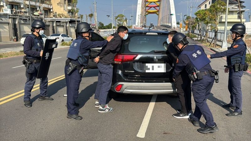 春節將近 第二分局防搶演練喚醒民眾防搶意識